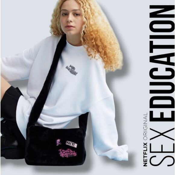 Netflix Sex Education collection by H&M crossbody strap faux fur black bag - Picture 6 of 6